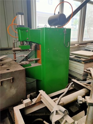 河南鄭州金水區(qū)高價(jià)回收門廠設(shè)備 冷壓機(jī)、精密鋸及北京叉車、木工機(jī)械的循環(huán)利用之道